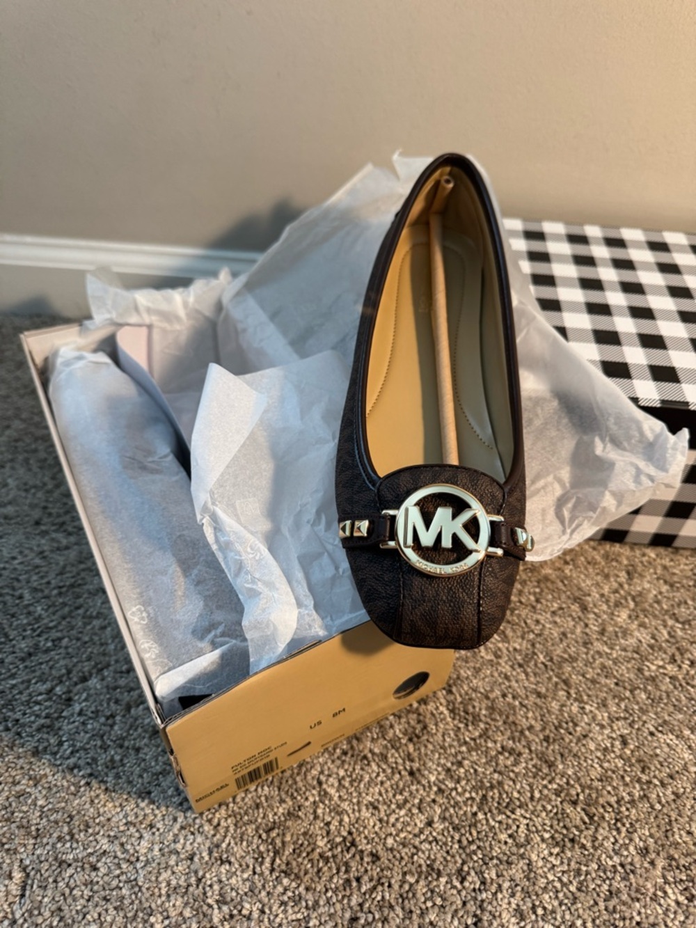 Michael Kors Fulton Moccasins / MK Sig Sm/Pyramid Studs Gold Logo in Brown
